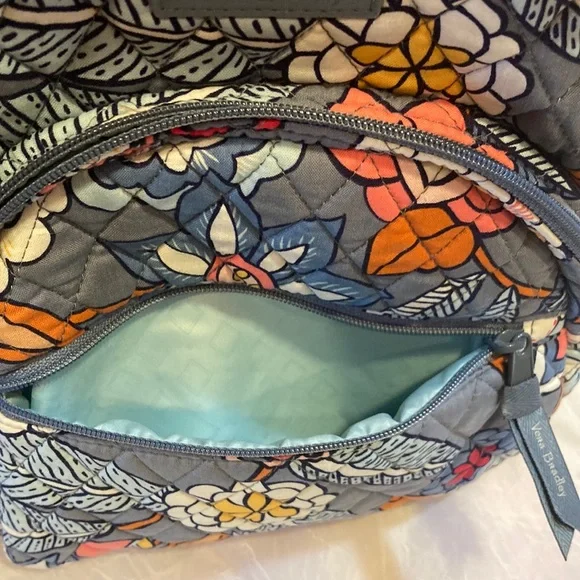 Vera Bradley Gray Quilted Backpack with Multicolor Floral Print - Picture 6 of 9